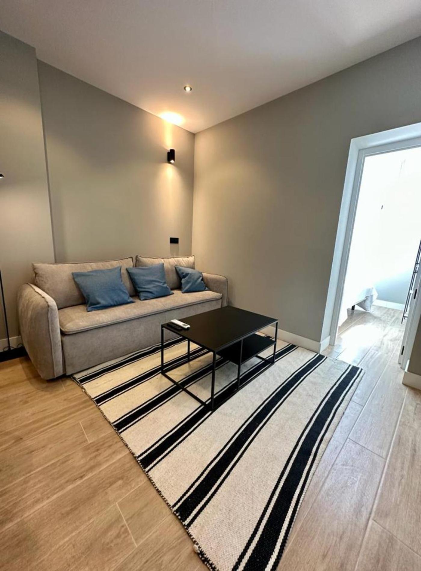 Central Apt De 2Hab Para 5Pax En Calle Silva E2 マドリード エクステリア 写真